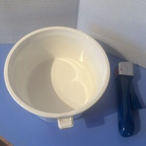 2 piece Princess House Nouveau 2 quart pot and handle.